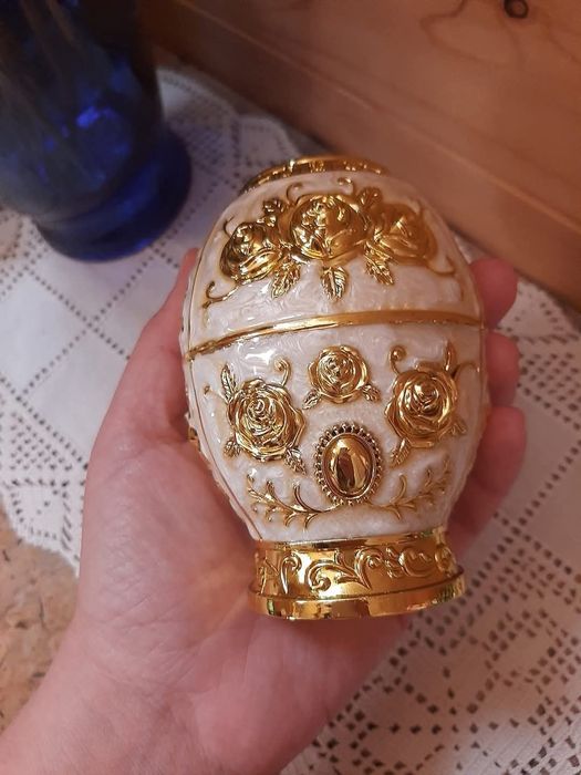 Ovo porta palitos ou porta cotonetes ou só decorativo