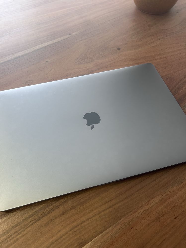 MacBook Pro 15.4” - Para Peças