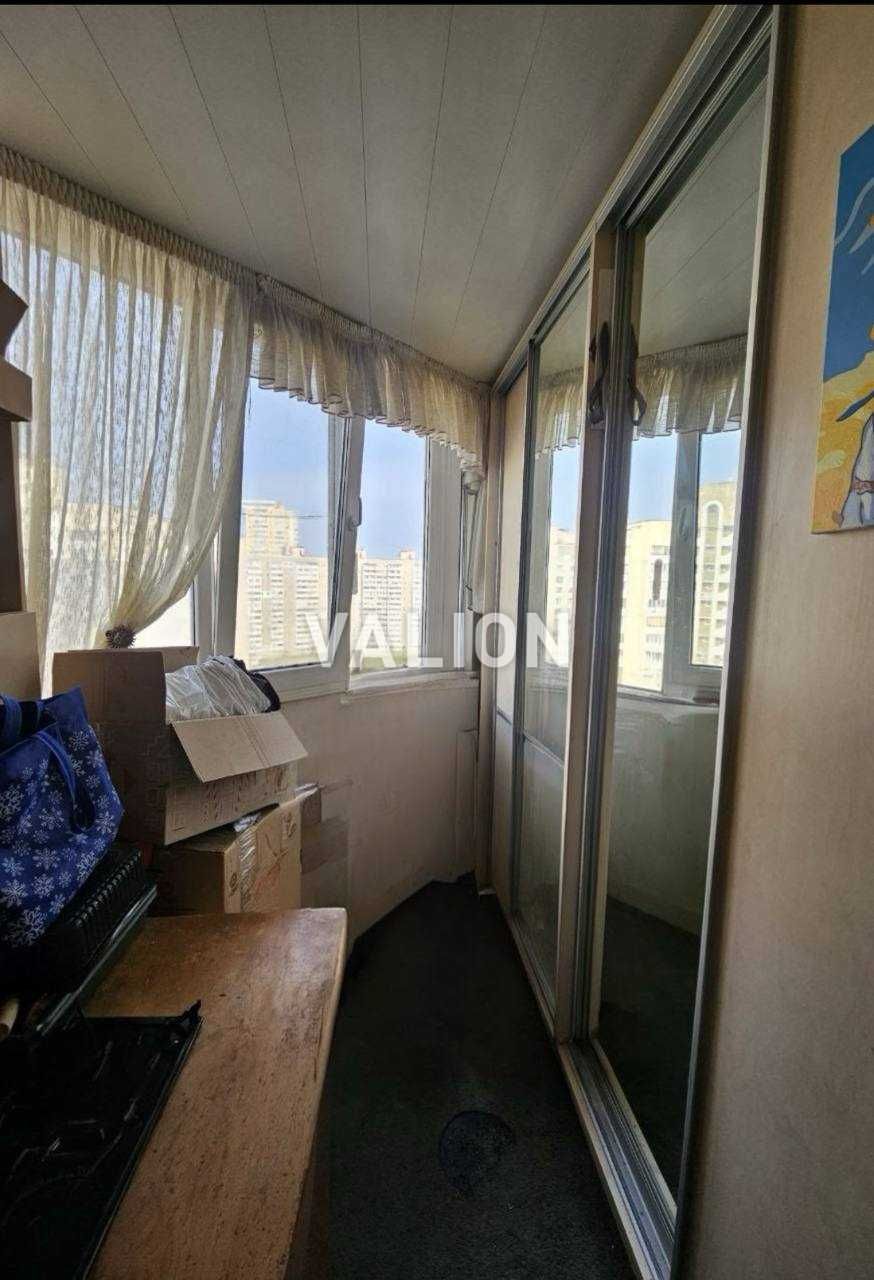 Продаж 3к квартири, ремонт, вул. Драгоманова 44а, метро Позняки