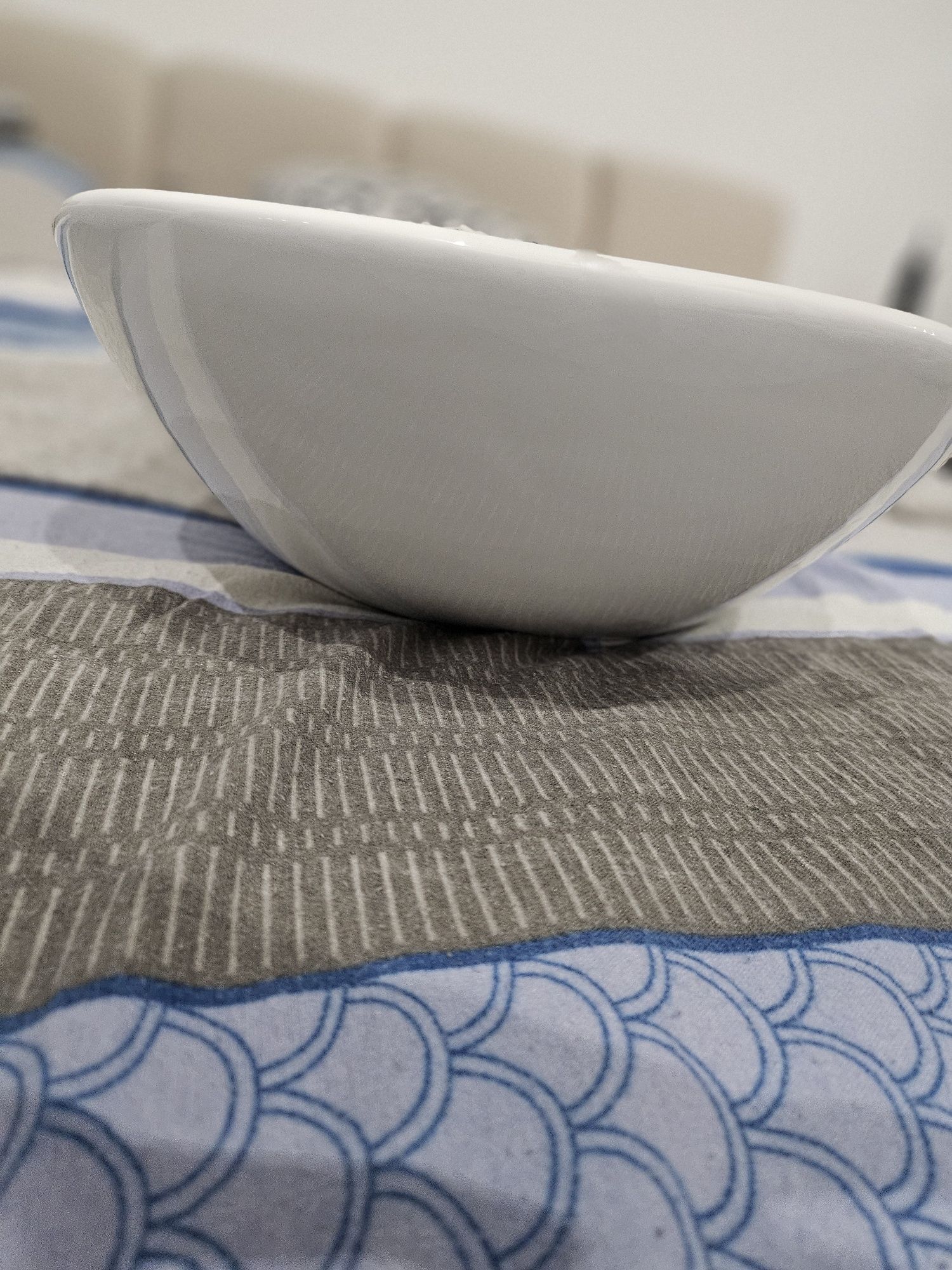 Umywalki nablatowe w kształcie łódki 60.5cm x 2szt