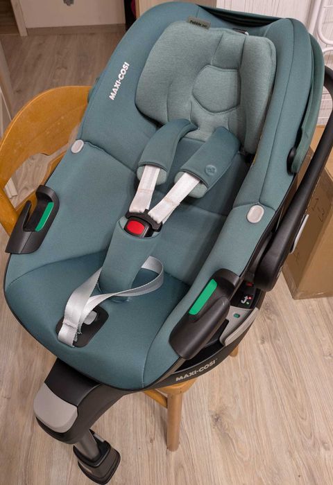 Fotelik samochodowy Maxi Cosi Pearl 360, Pebble 360 zestaw z bazą