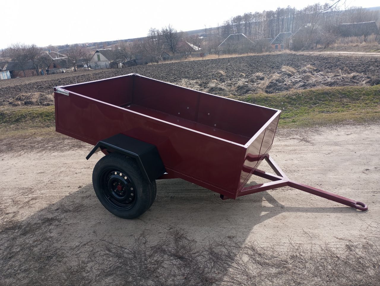 Продам прицеп новый
