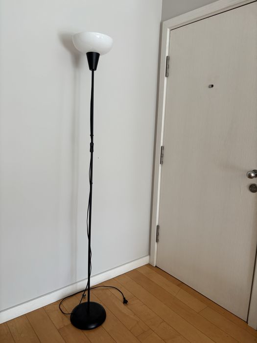 Candeeiro de pé IKEA