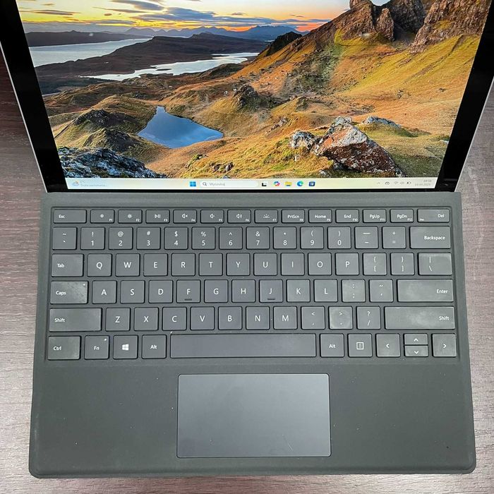 Microsoft Surface Pro 5 + Klawiatura i5 7GEN 256 SSD 12" Srebrny Kl. A