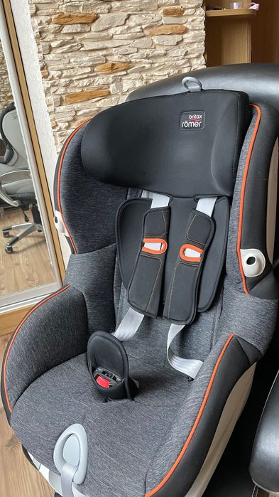 Автокресло britax römer