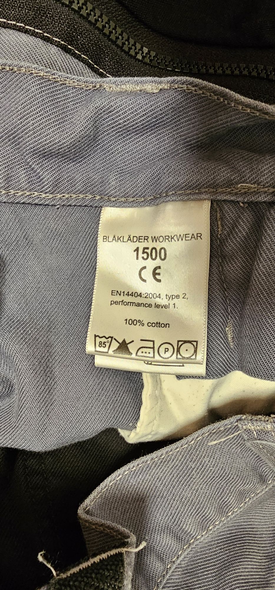 Spodnie robocze BLAKLADER rozmiar 108 rozdarte w kroku
