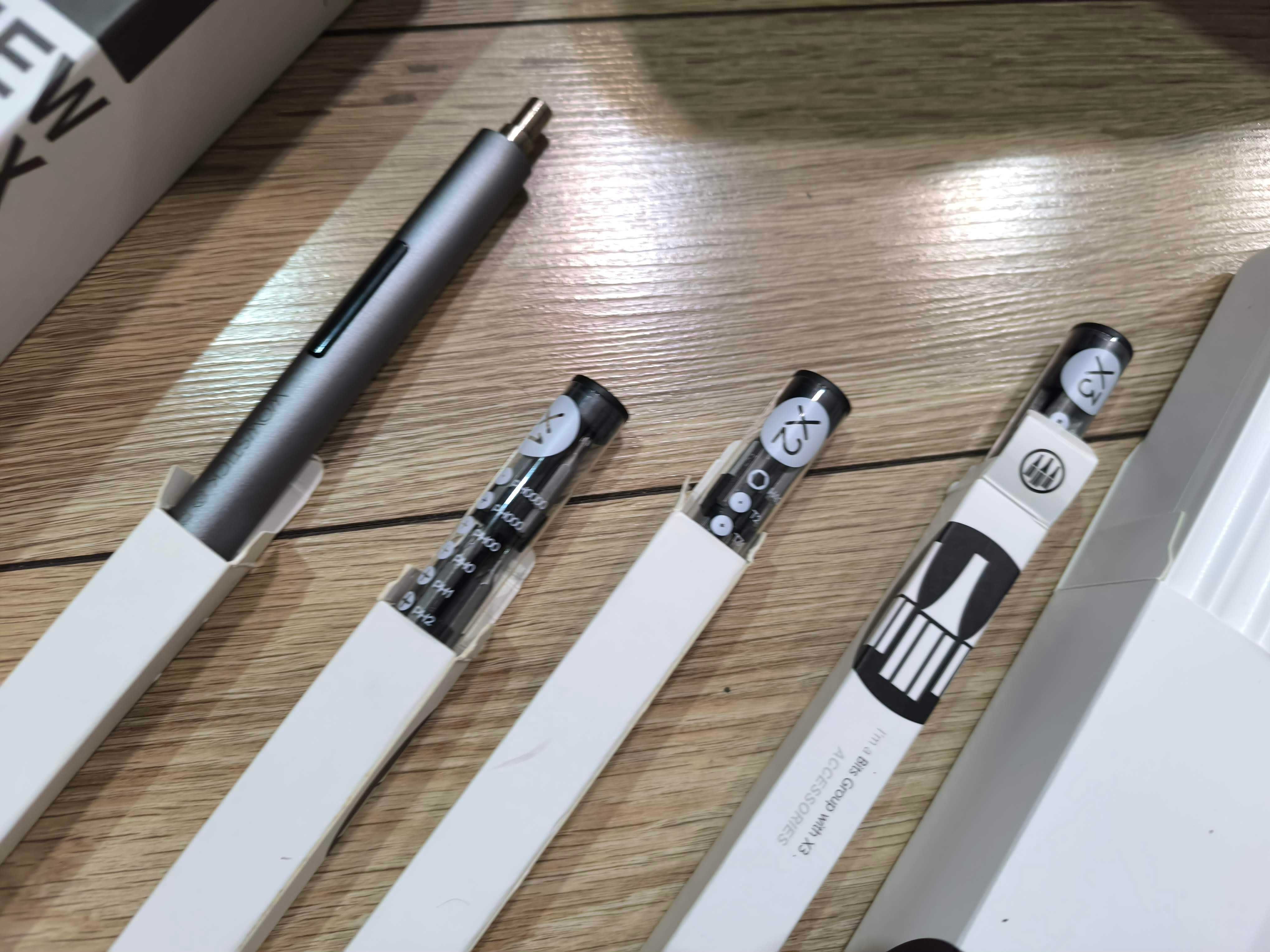 Zestaw wkrętak elektryczny Xiaomi Wowstick 1F+, uszkodzony