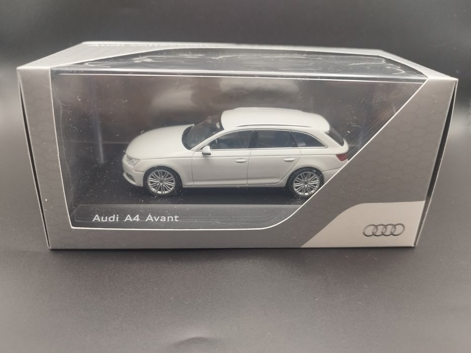 1:43 Spark AUDI A4 Avant B9 Glacier White 2015 model