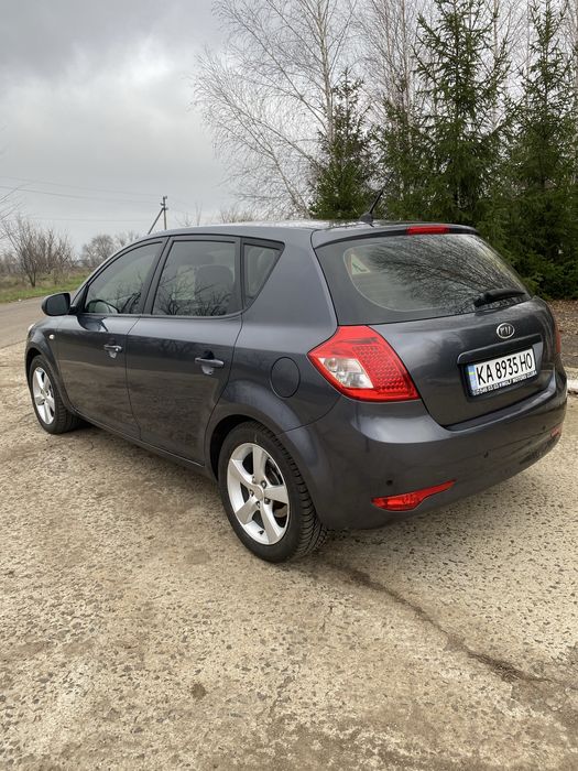 Продаю автомобіль KIA ceed