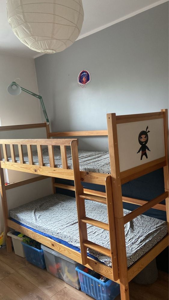 Łóżko piętrowe dla dzieci drewniane