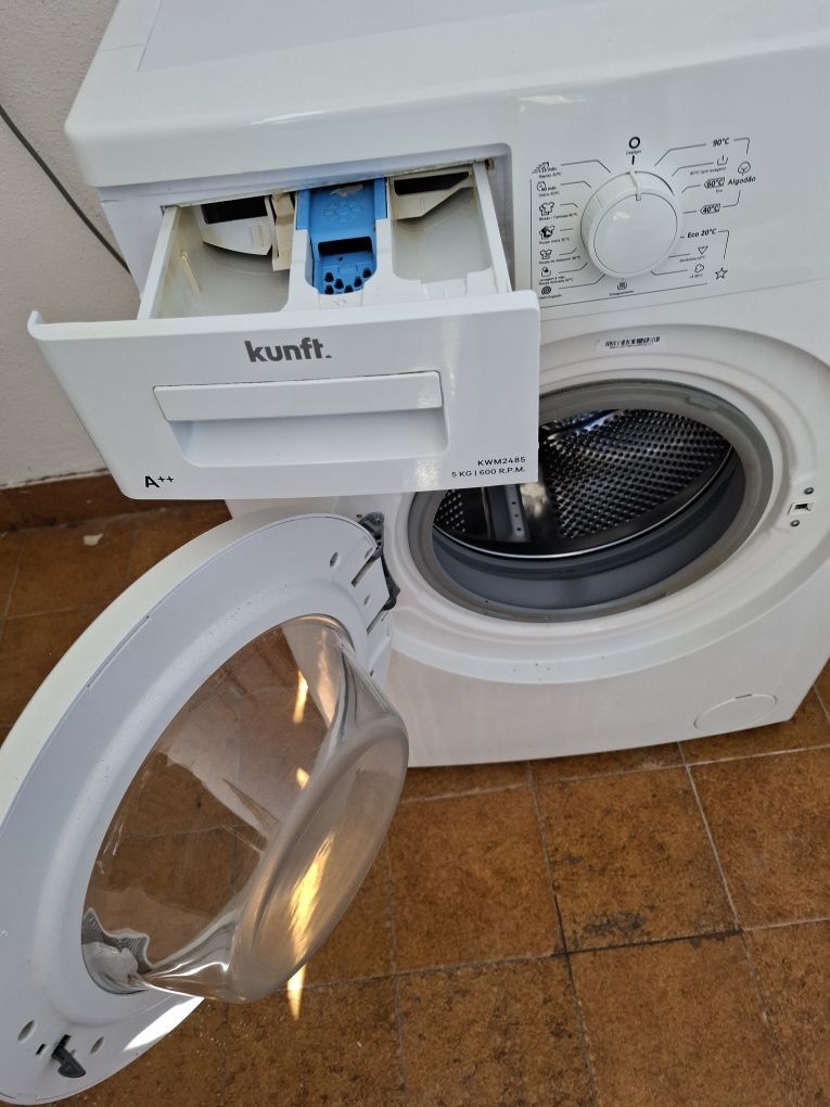 Maquina de lavar roupa
