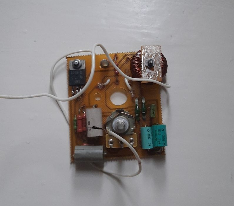 Регулятор напряжения 220в