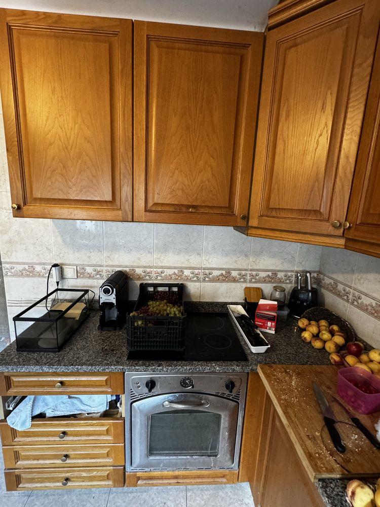 Cozinha completa usada