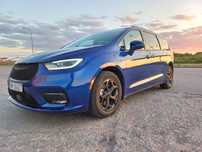 Chrysler Pacifica Chrysler Pacyfica Hybryda Limited S bezwypadkowa