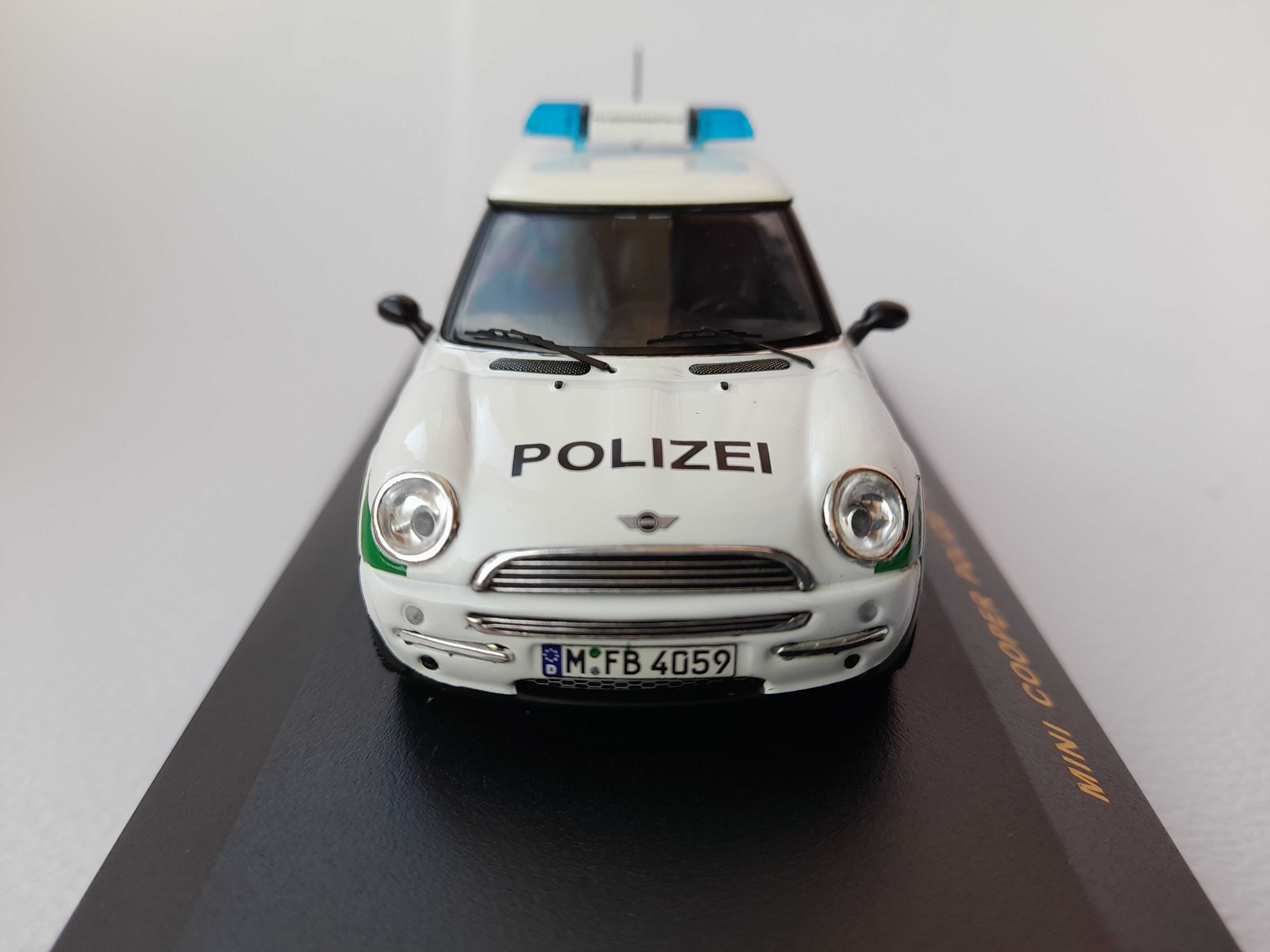 Коллекционная модель IXO Mini Cooper Polizei (German Police) 2002 1/43