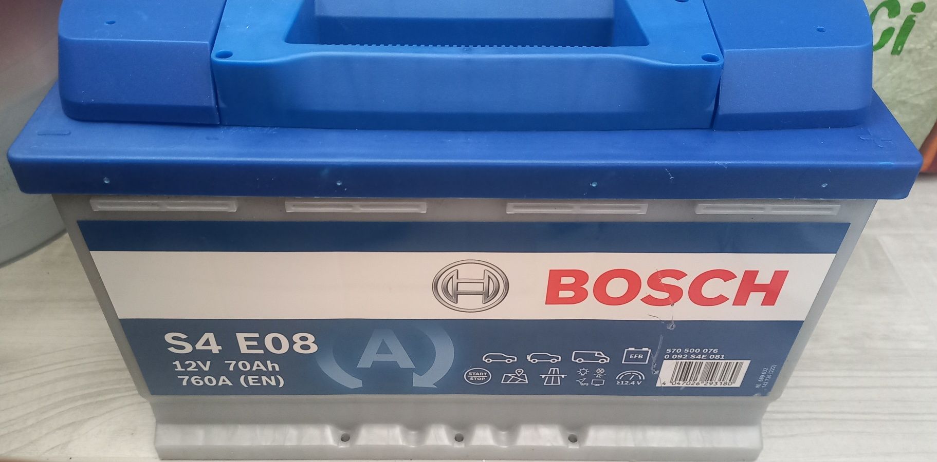 Автомобильный аккумулятор Bosch 70Ah-12v EFB (S4E08), R+, EN760