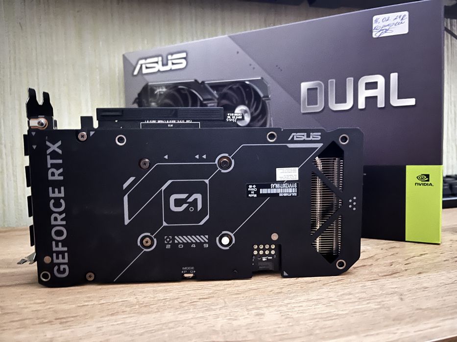RTX4060 Asus Dual потужна ігрова відеокарта