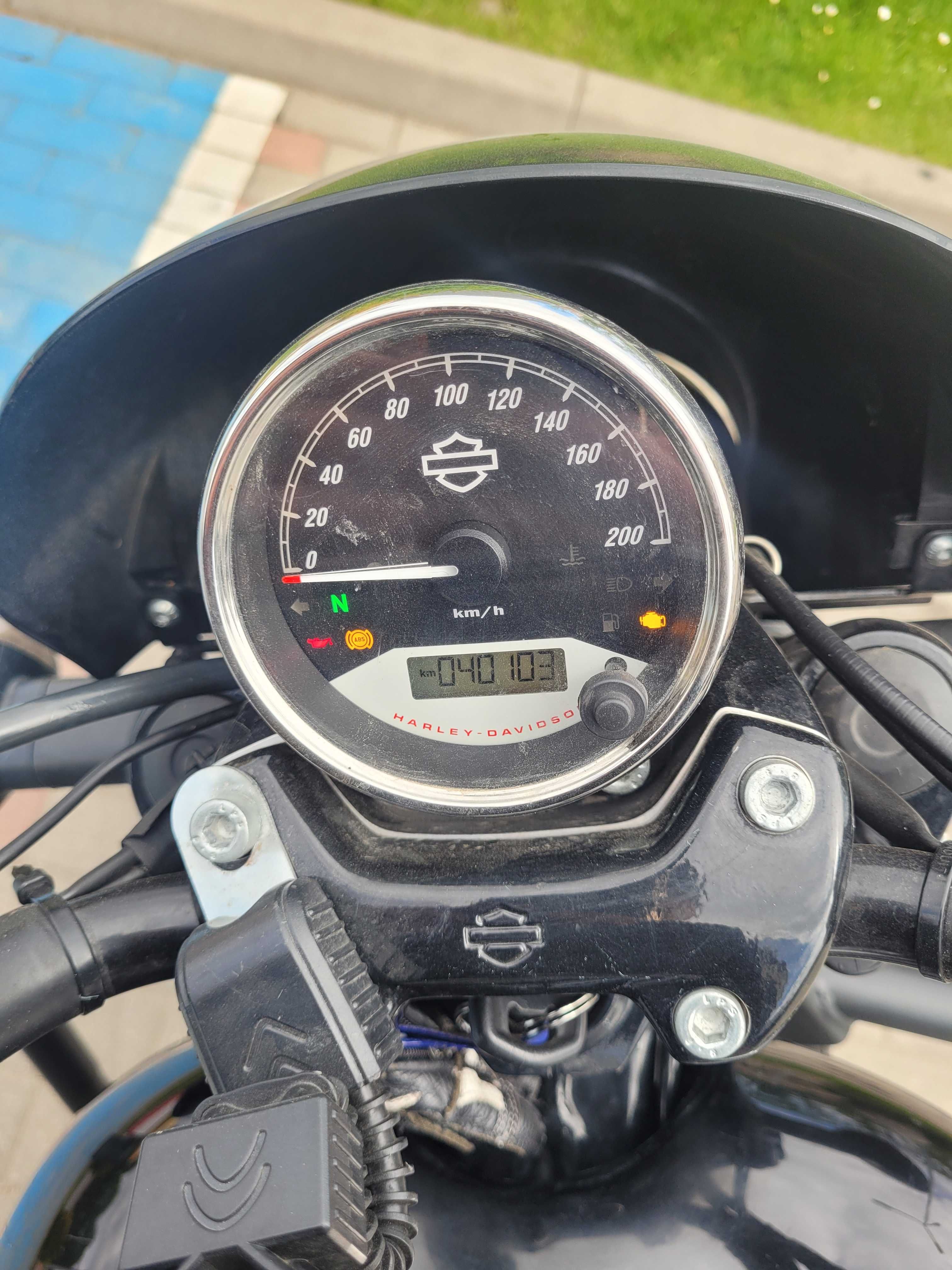 Harley davidson street 750