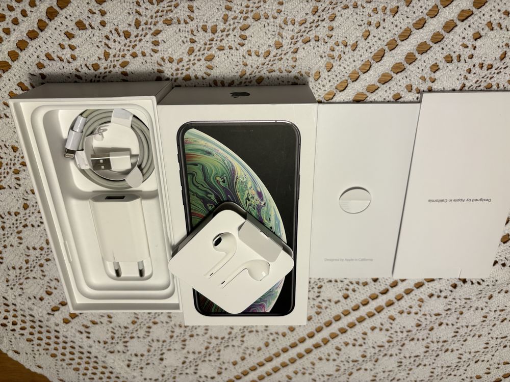 IPhone XS white silver