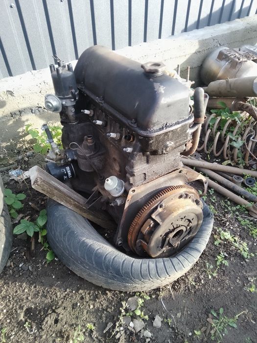 Двигун ВАЗ 2106.