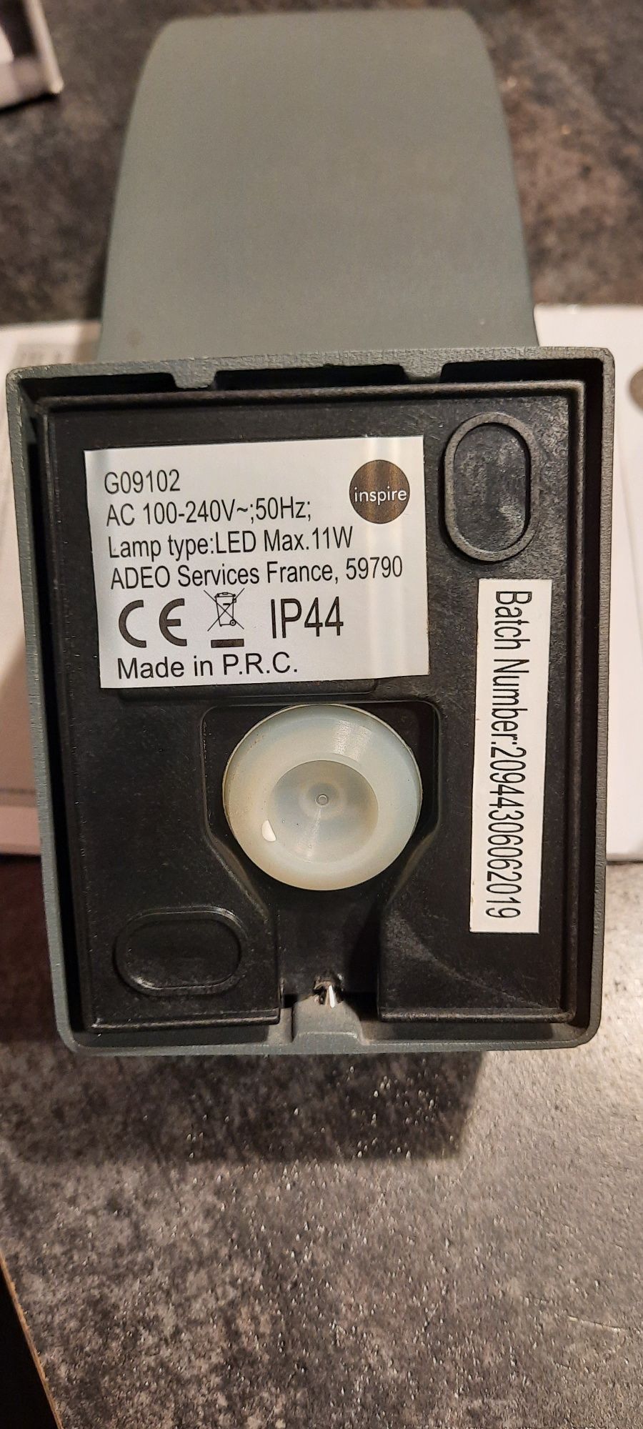 lampa zewnetrzna z czujnikiem ruchu