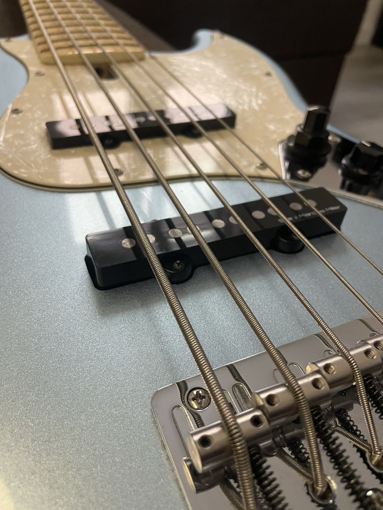 Marcus miller V7