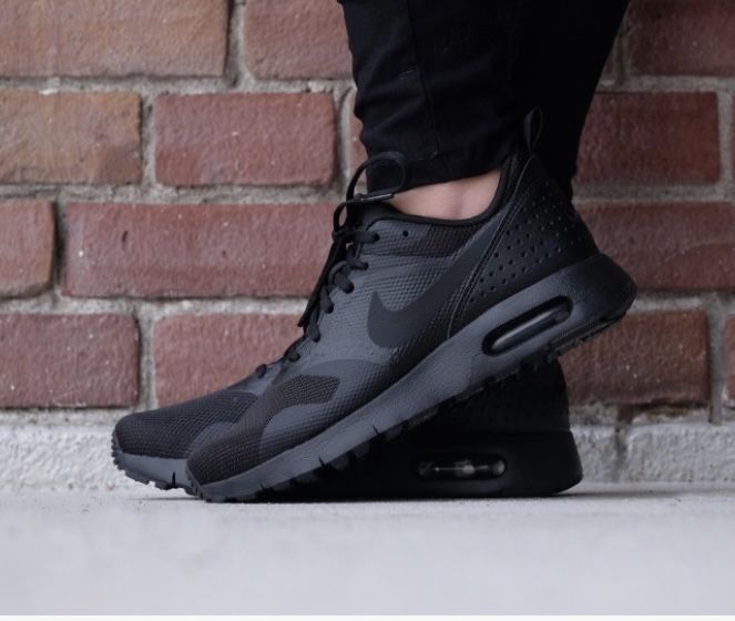 Оригинальные кроссовки Nike Air Max Tavas 814443 005 Black черные