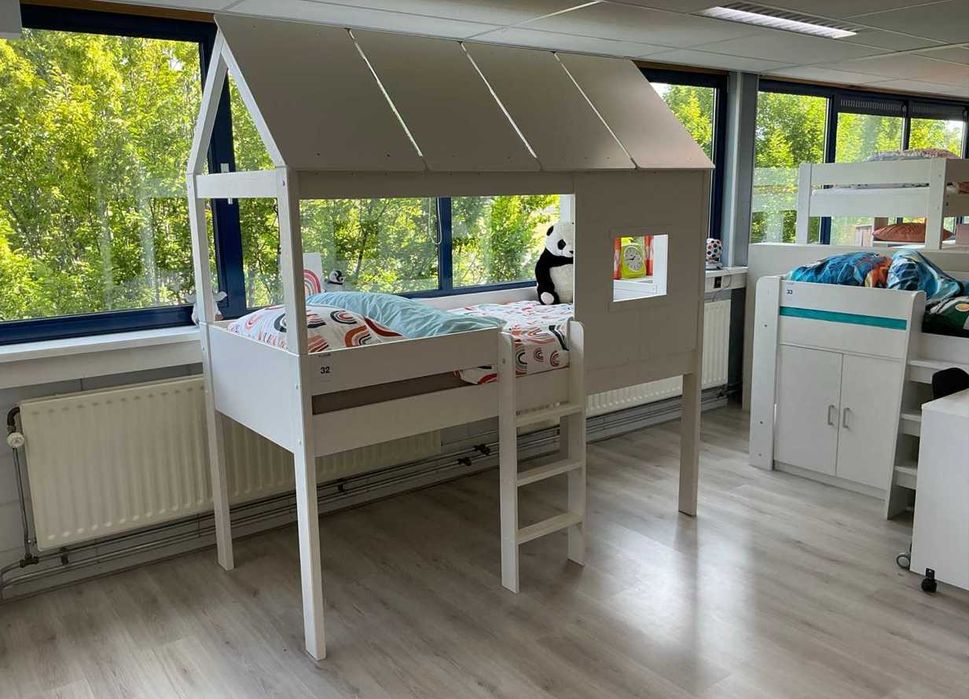 Outlet meblowy - Łóżka, szafy, biurka, toaletki, meble dziecięce