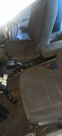 Передние кресла Honda Civic 4D