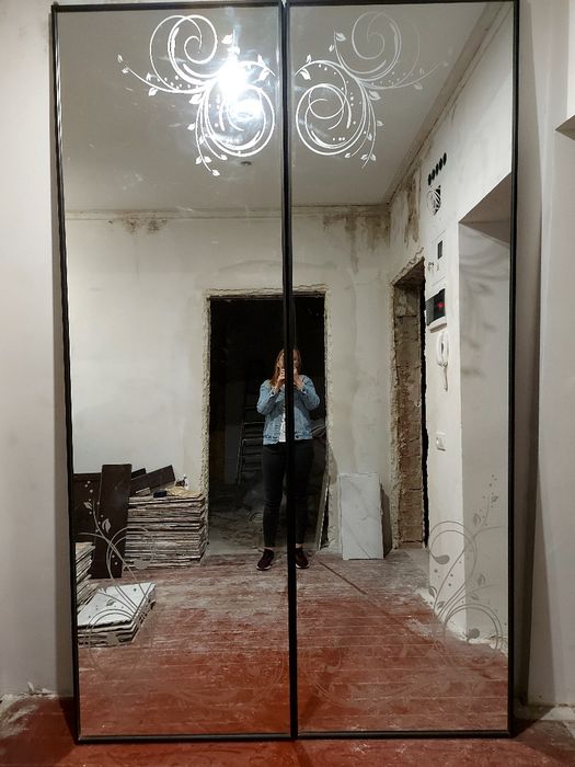 Дверь зеркальная для шкафа купе