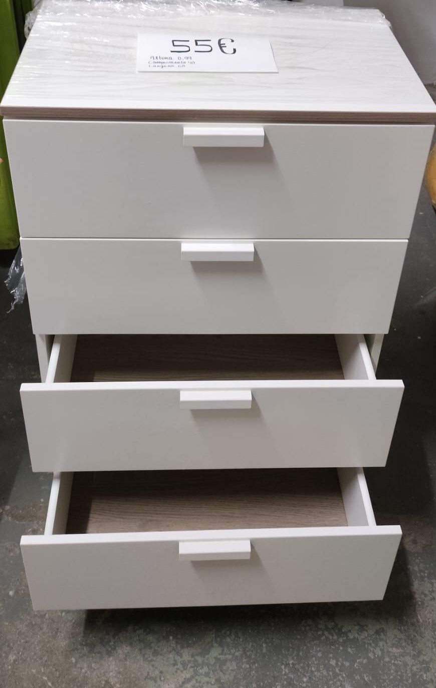 Cómoda IKEA 4 gavetas