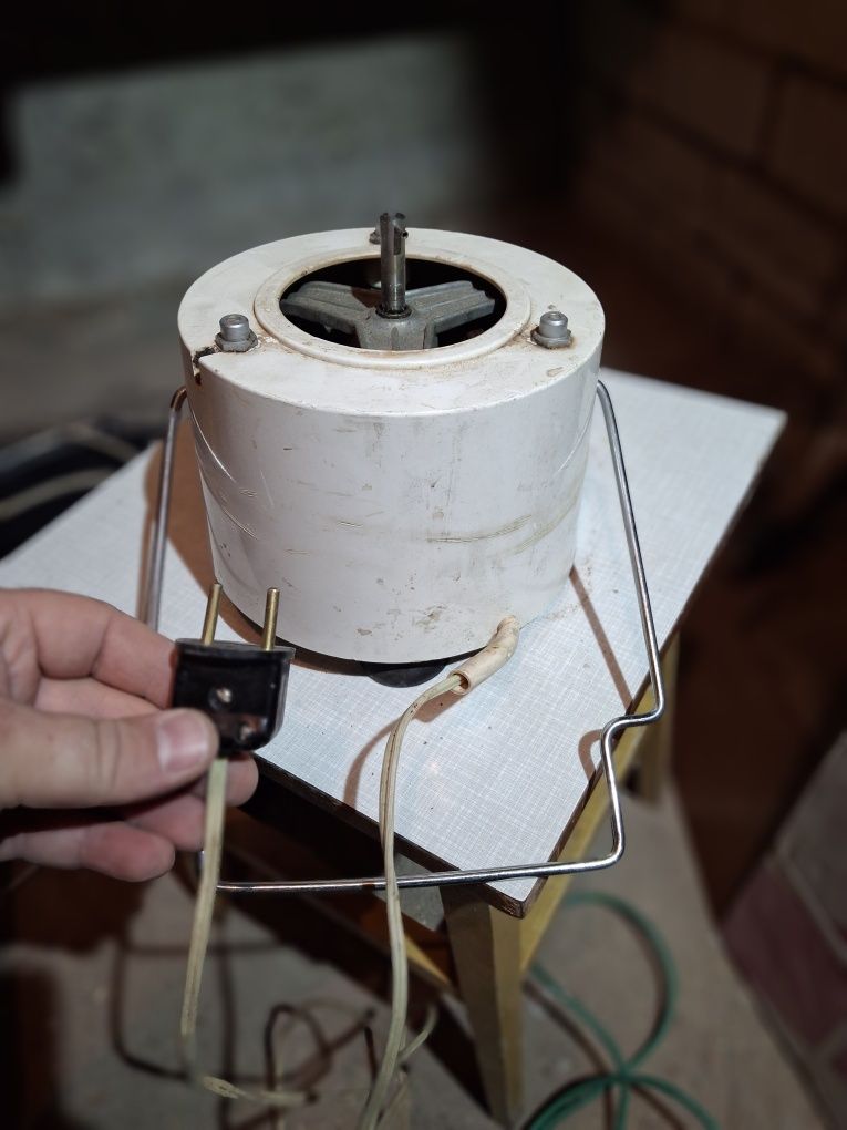 Stary silnik PRL 1970r. 300W sprawny