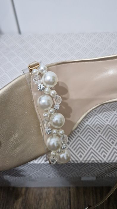 Nowe, śliczne sandałki złote, błyskotki, 41