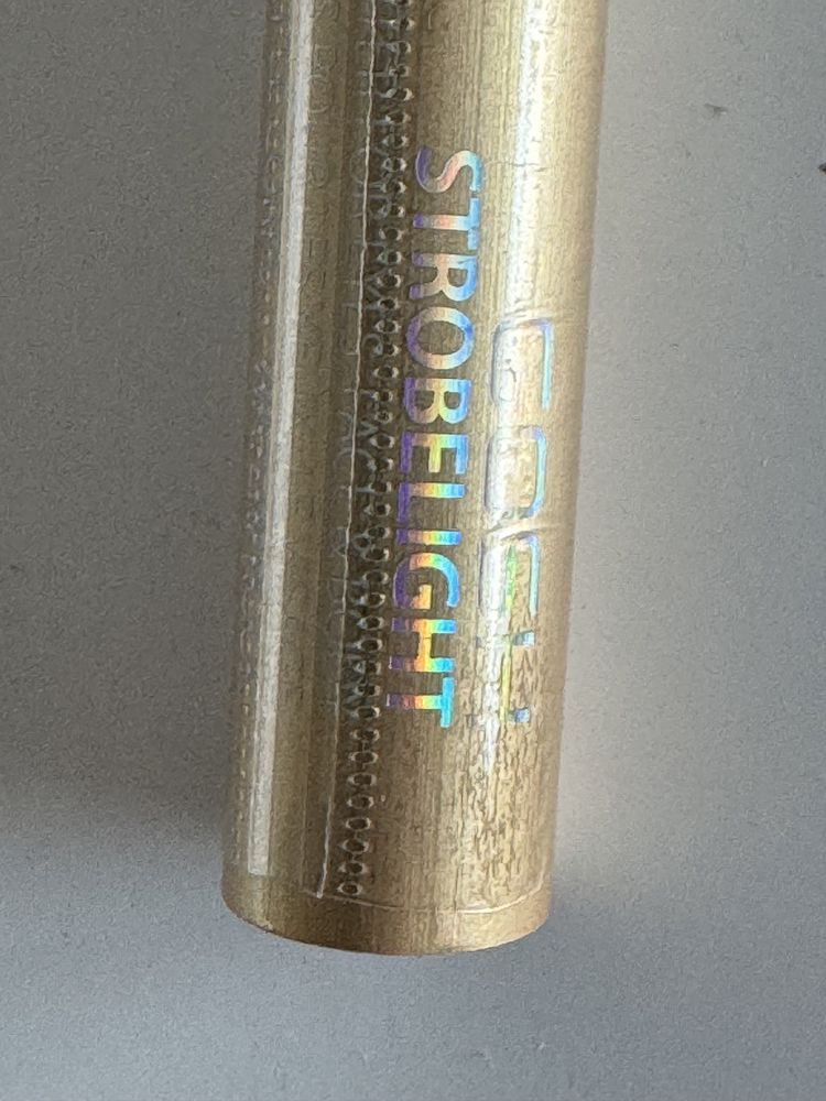 Gosh Strobelight Rozświetlacz W Kredce 001 Galactic Gold 4,8G