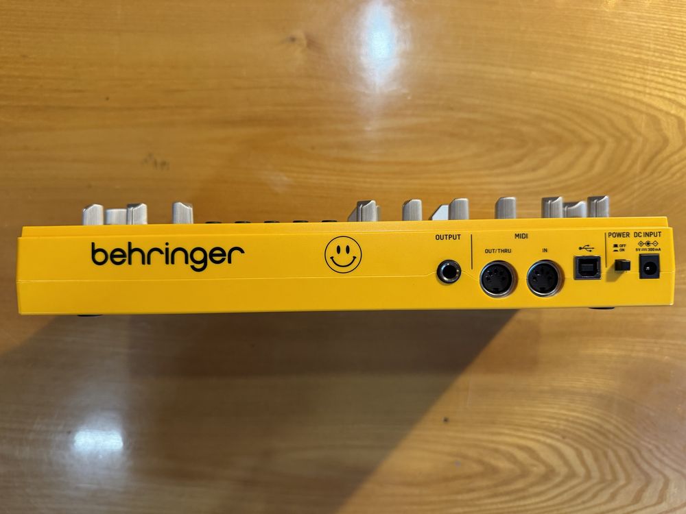 Behringer TD-3 Analogowy Syntezator Acid Bass prawie Roland TB 303