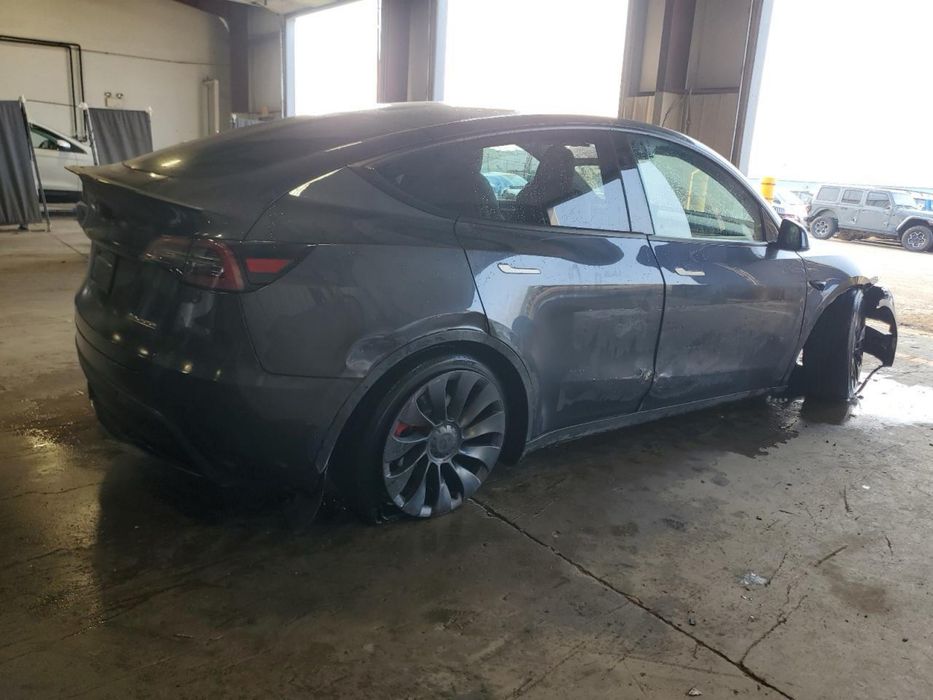 Tesla model y performance 2024