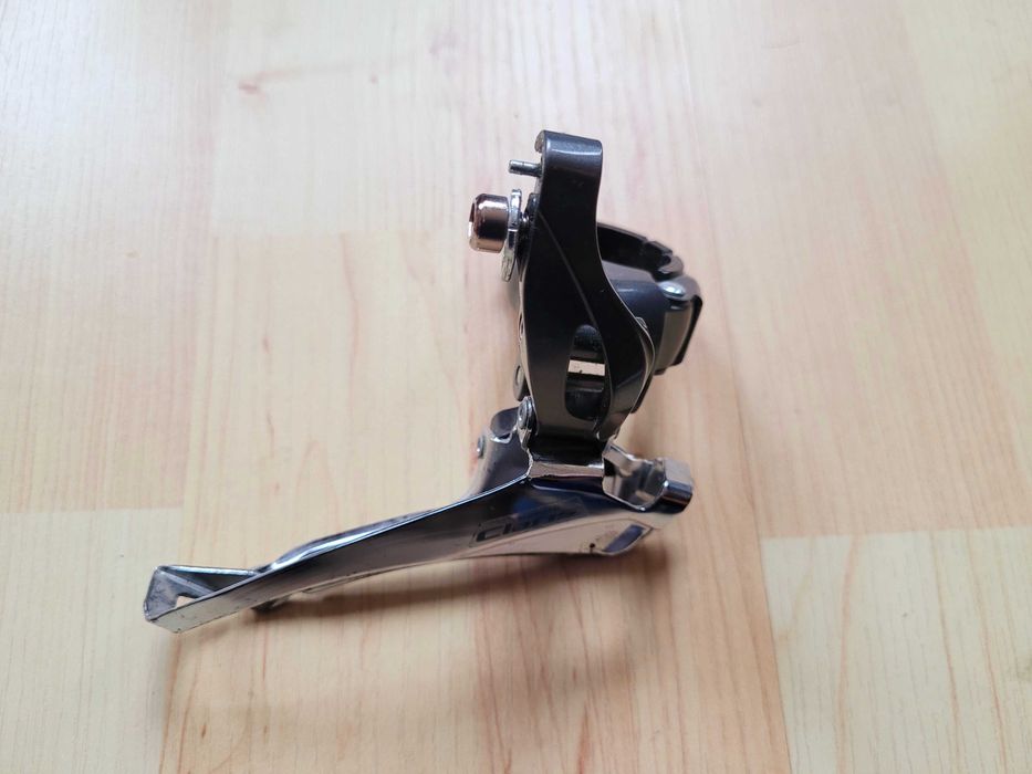 Przerzutka przednia Shimano Claris FD-R2000