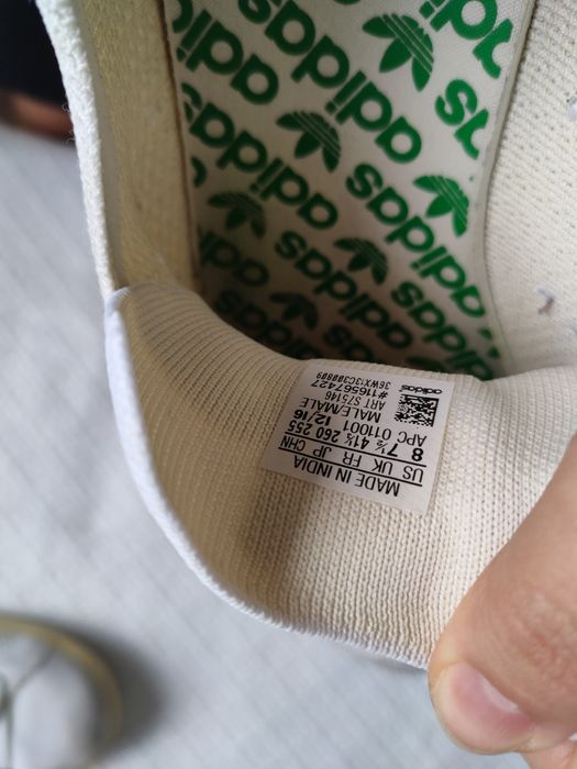 Tênis adidas Stan Smith 
Brancos e azuis em malha