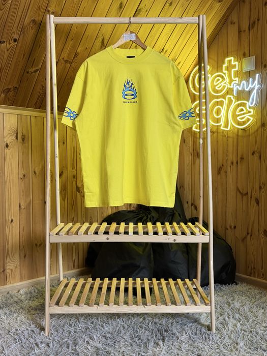 Футболка Balenciaga Yellow Burning Unity T-Shirt.