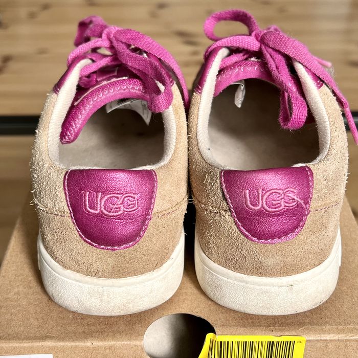 Buty dziewczęce UGG skórzane sneakersy Marcus Shimmer r. 33,5 21 cm