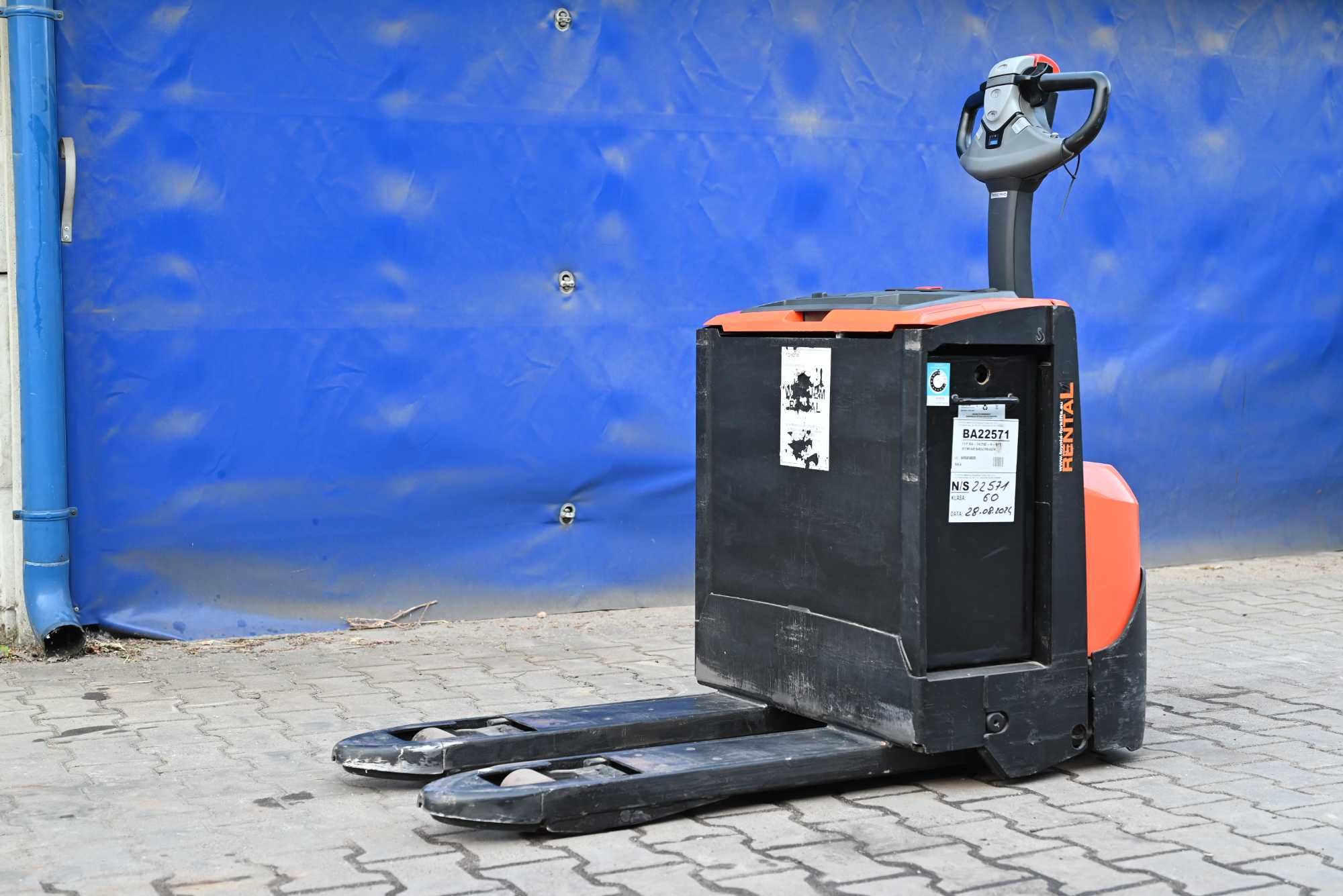 Paleciak elektryczny Toyota BT LWE 200  2000kg 80CM 2016rok FHP 400