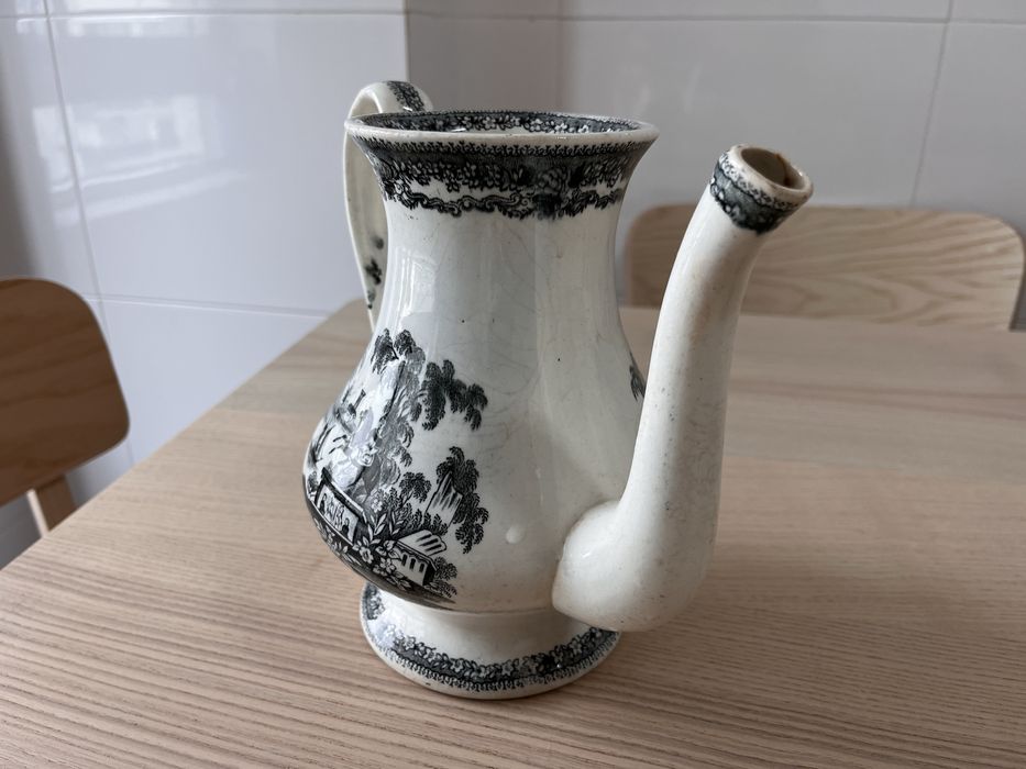 Jarro Cavalinho Preto Real Fabrica de Sacavém antiguidade de 1870