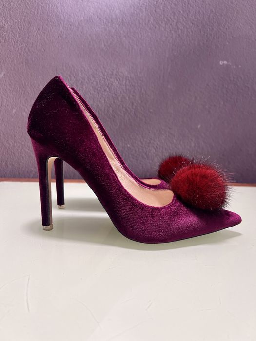 Нарядні туфлі на підборах розмір 36