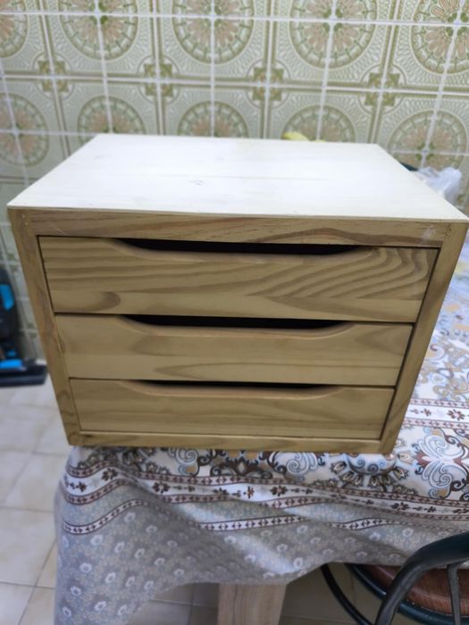 Bloco com três gavetas