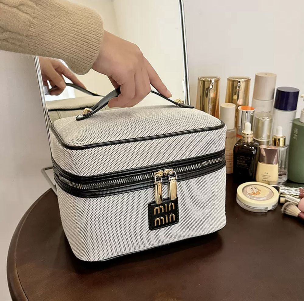 Косметичка сумка miu miu