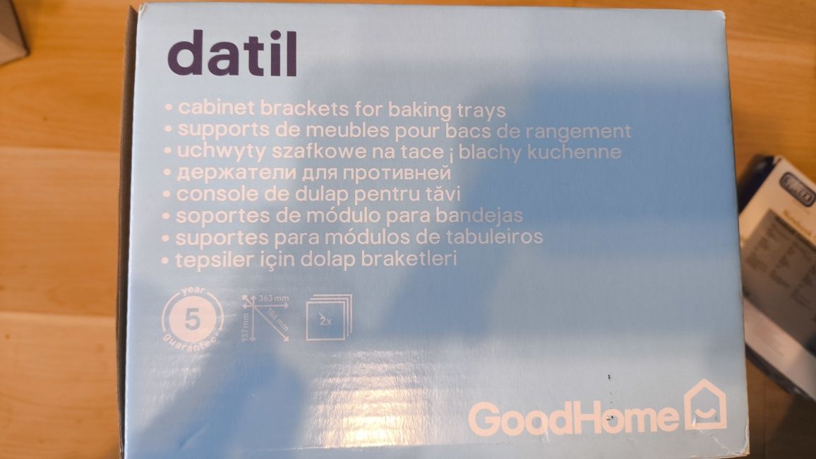 Uchwyt szafkowy na tace i blachy kuchenne