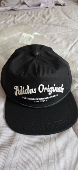 Adidas Originals бейсболка с ровным козырьком