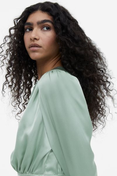 Чарівна мятна святкова сукня міні атласна h&m xs 34