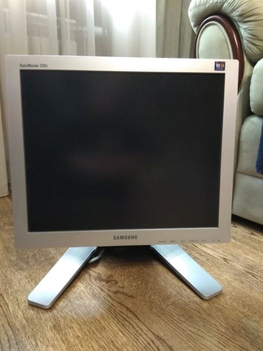 Монитор Samsung Sync Master 720 T S.