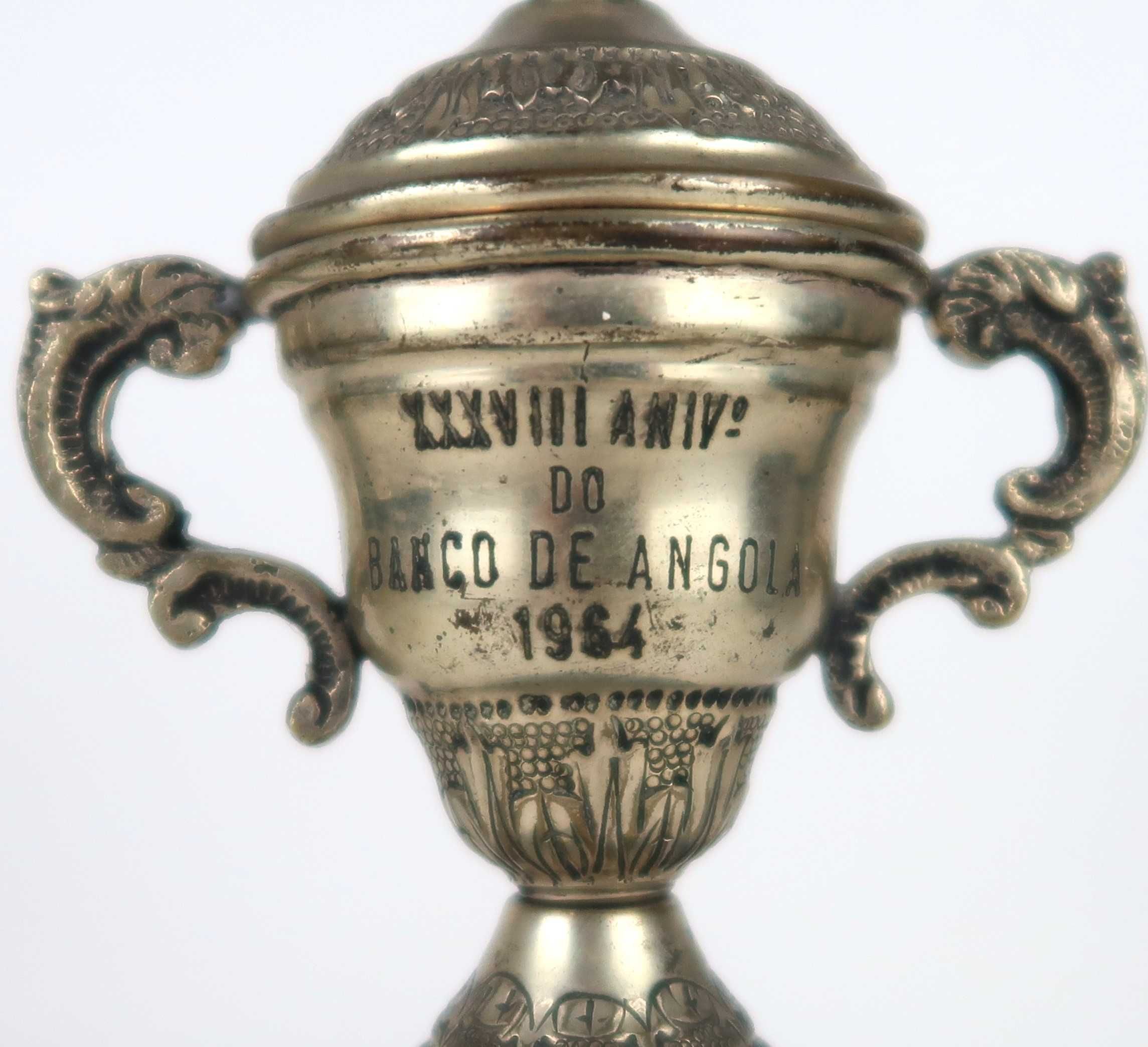 Estado Novo - taça pequena XVIII aniv. Banco Angola 1964